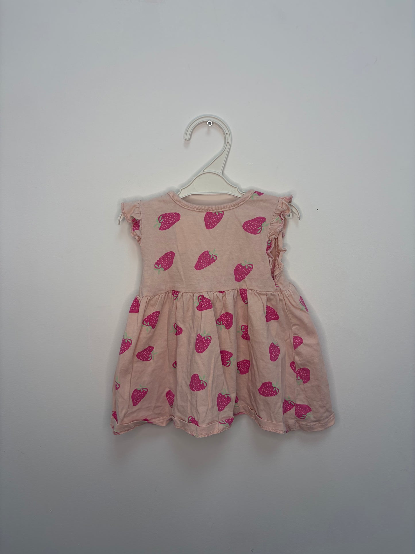 Robe légère à fraise 6 mois