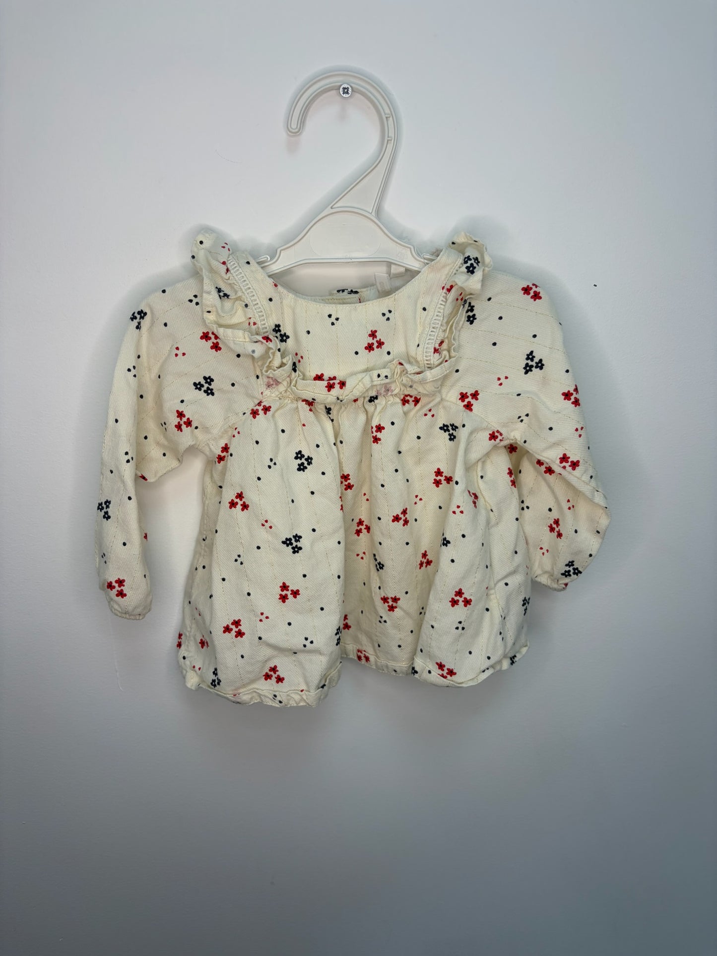 Petite chemise volants