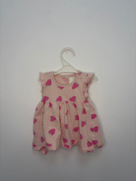 Robe légère à fraise 6 mois
