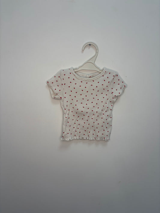 T-shirt petits coeurs 9 mois