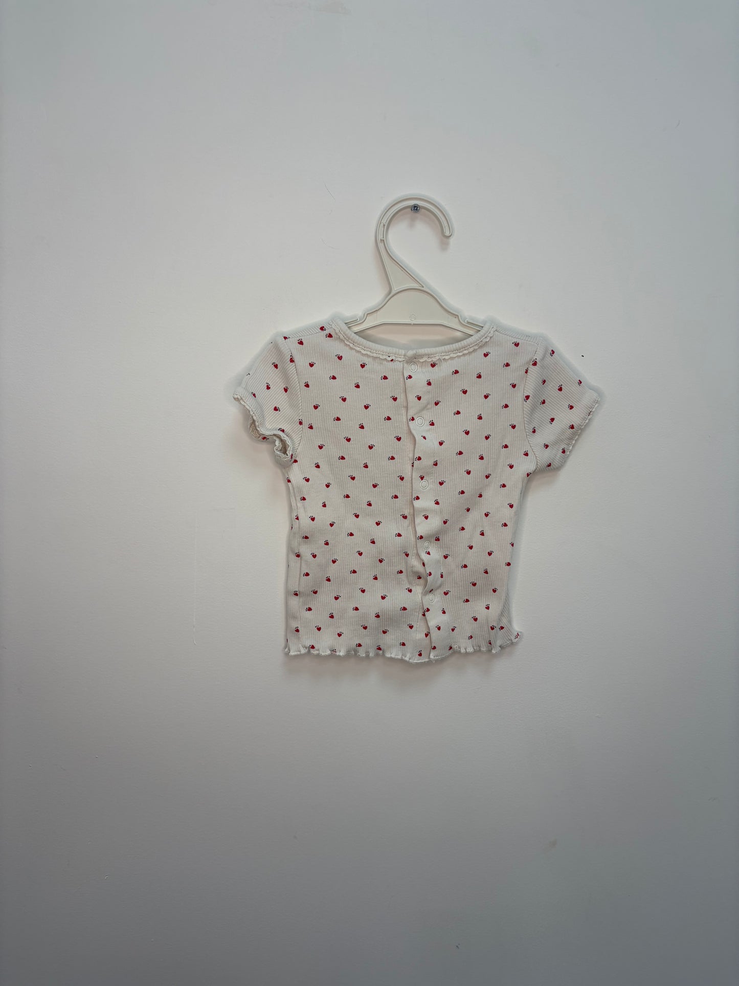 T-shirt petits coeurs 9 mois