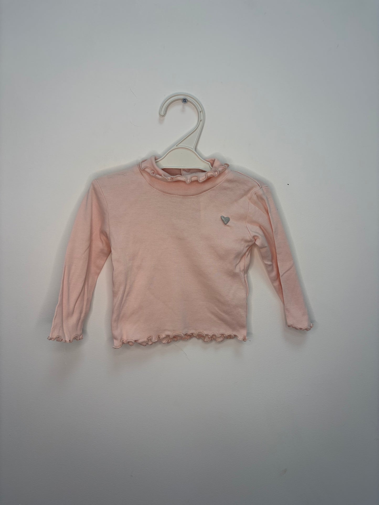 T-shirt à col petit coeur 9 mois