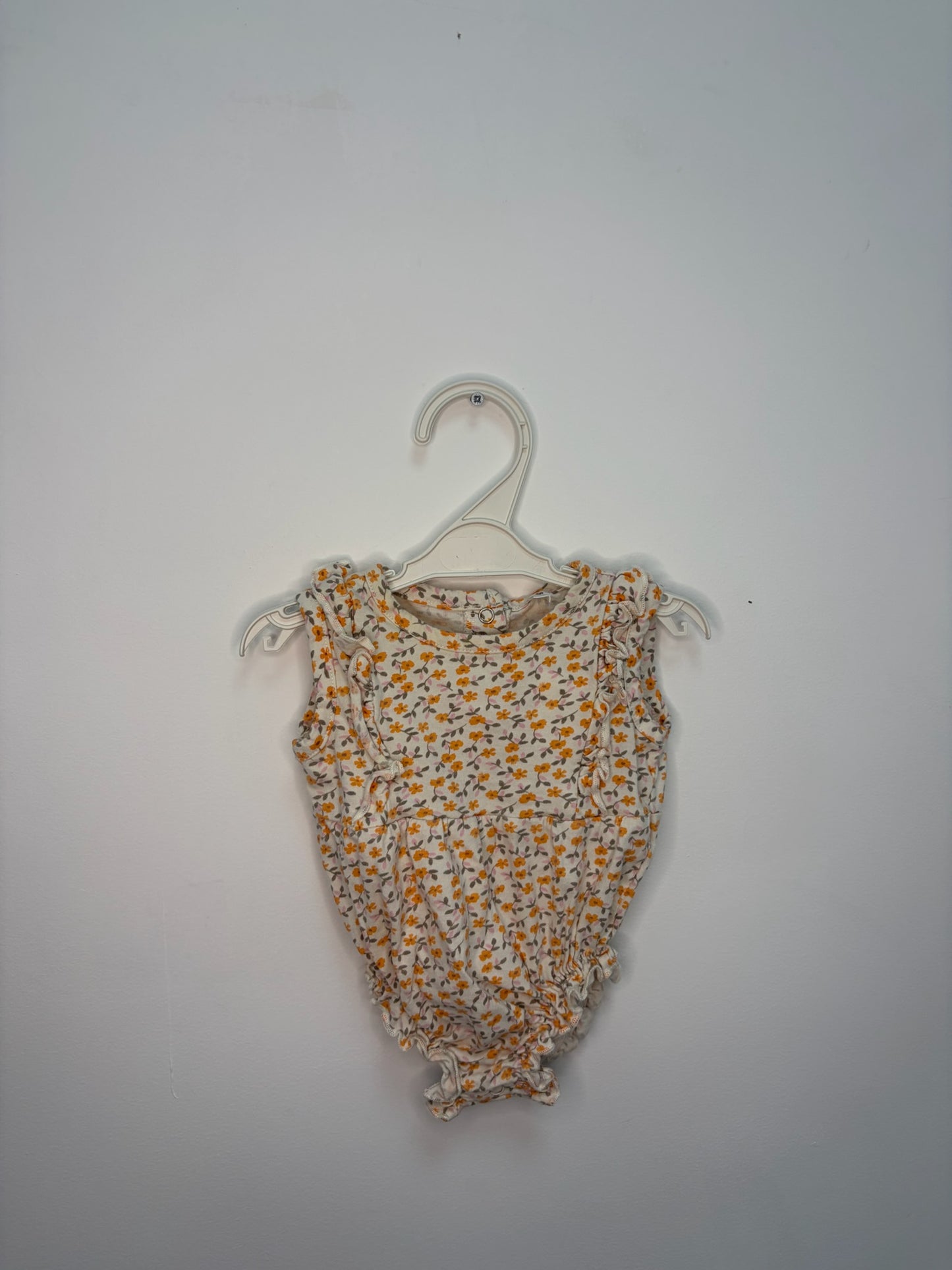 Petite barboteuse d'été