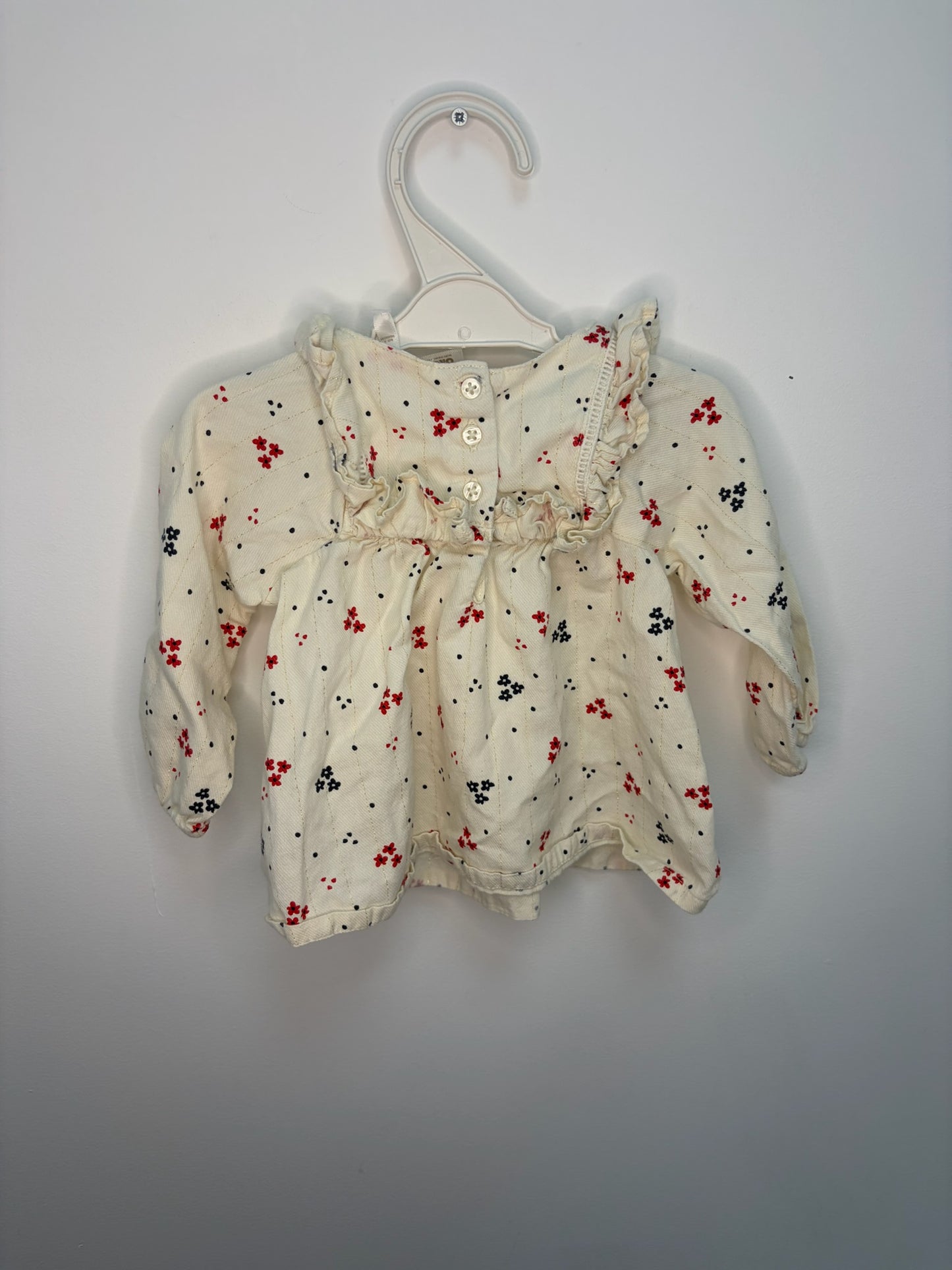 Petite chemise volants