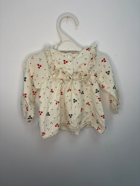 Petite chemise volants